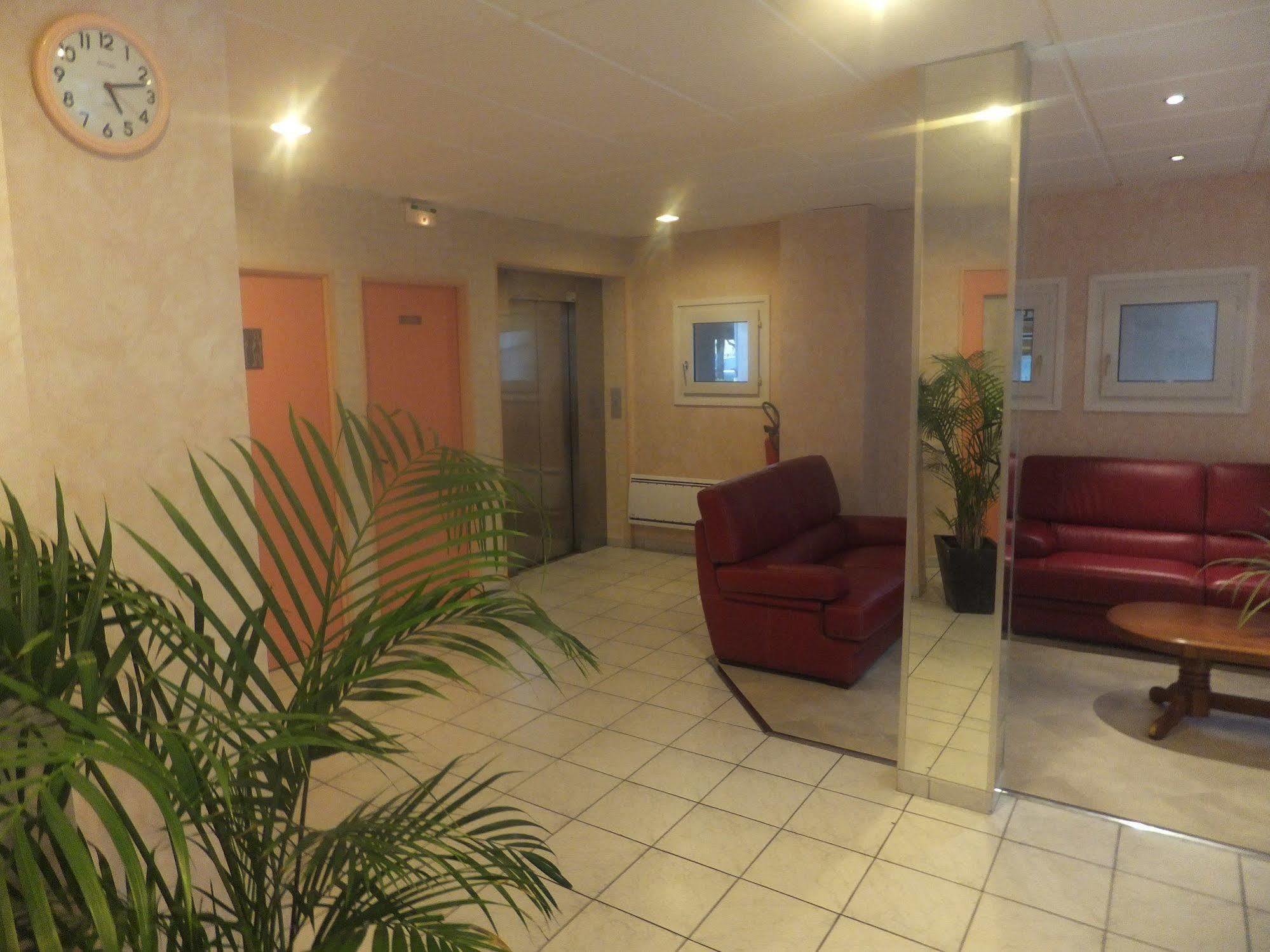 Hotel Le Village Gif-sur-Yvette Εξωτερικό φωτογραφία